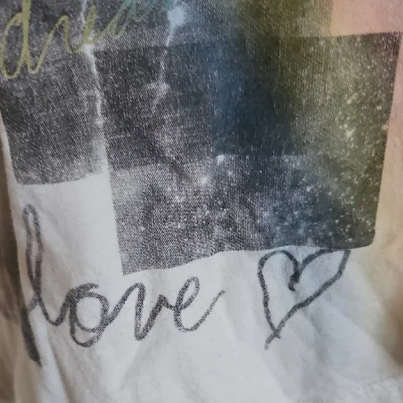 White Graphic Tee with Rainbow and Star Design - Picture 5 of 8